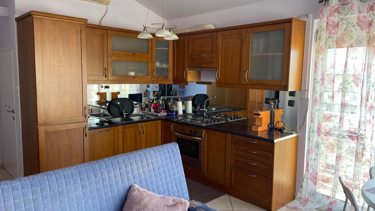 Awesome Home 3' From Metro Athena Bagian luar foto