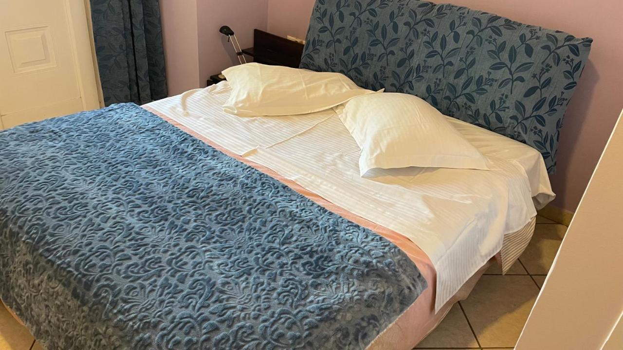 Awesome Home 3' From Metro Athena Bagian luar foto