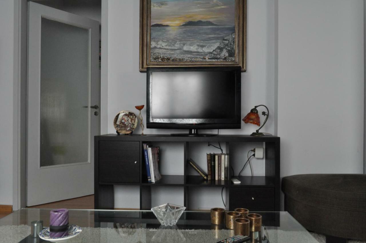 Awesome Home 3' From Metro Athena Bagian luar foto